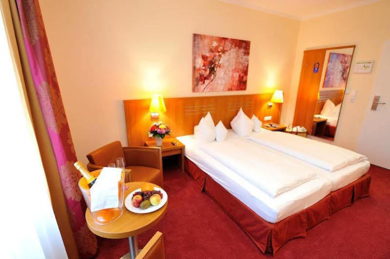 Hotel Vis A Vis Ліндау Екстер'єр фото